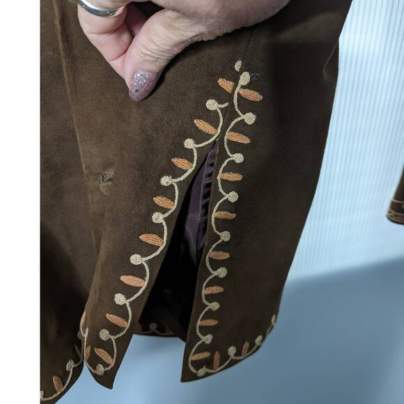 Vintage 70's Women's Suede Jacket Floral Embroidered Pointed Collar - Picture 9 of 11